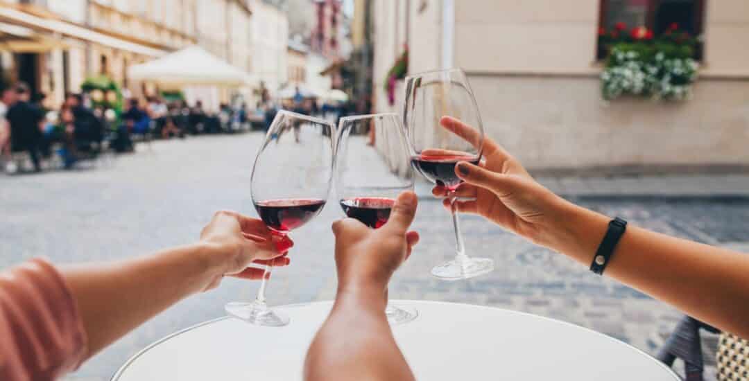 Repas gourmand : quels vins privilégier pour accompagner chaque plat ?